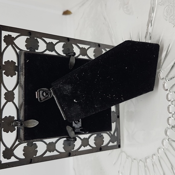 Elegant Blue and Silver Floral Picture Frame Floral Jewerly Art Picture - Picture 7 of 7